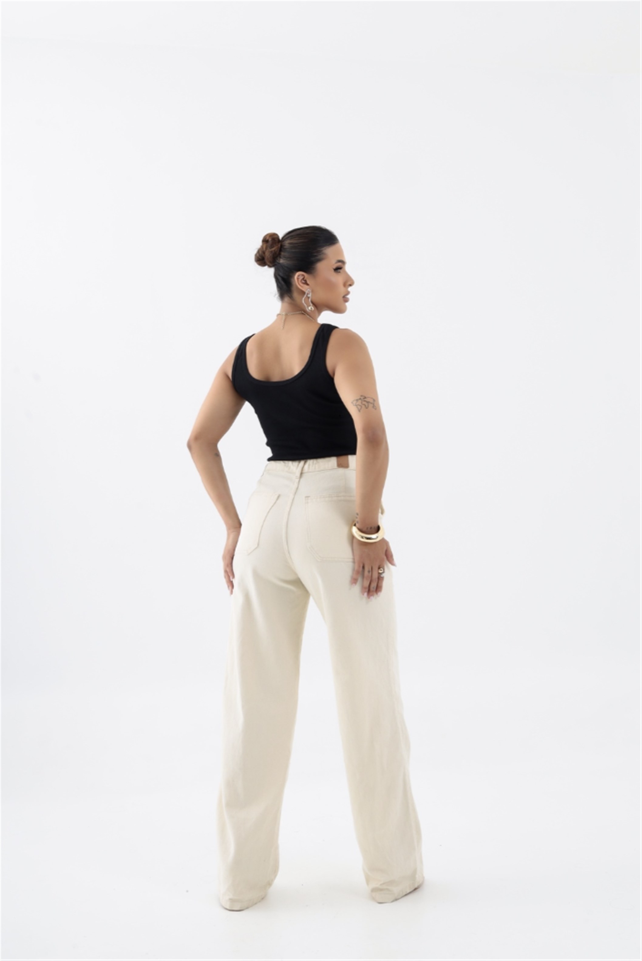 Produto: REGATA DECOTE QUADRADO RIBANA